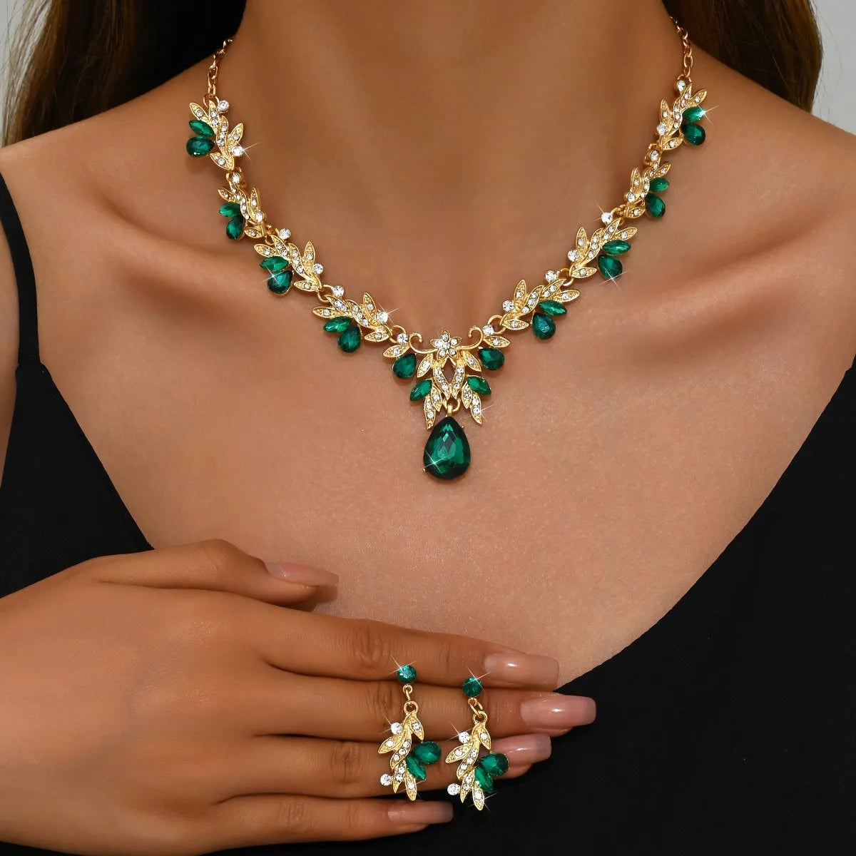 Conjunto de Colar e Brincos Safira Royale
